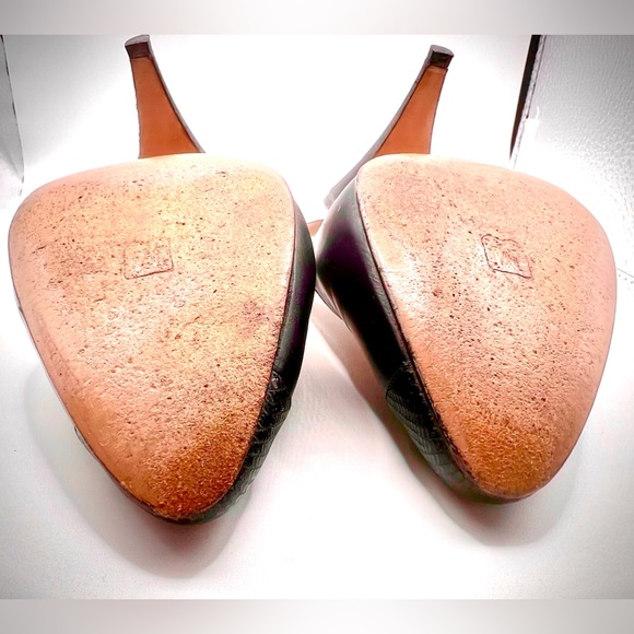 Elegant Bruno Magli Heels-Made in Italy-Size 7.5 AA-Good Vintage Cond-Navy Blue - Picture 4 of 8